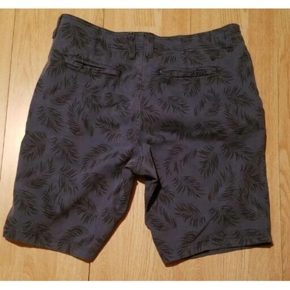 Lucky Brand‎ Chino Shorts Mens Size 33 Blue Leaf AOP EUC RN# 80318